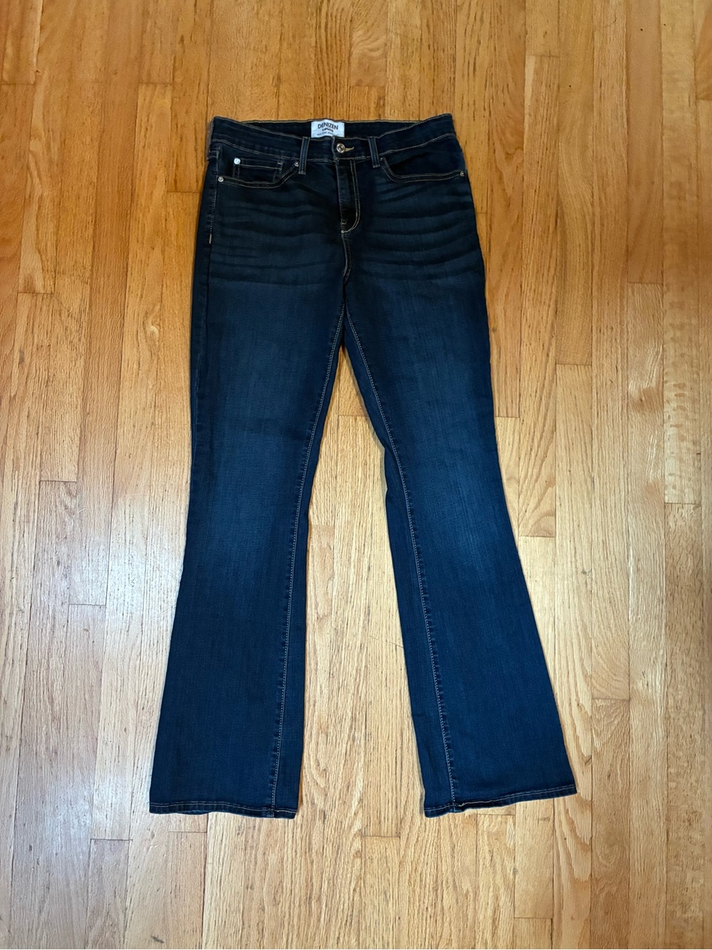 Levi's Denizen Mid Rise Bootcut. Size 10!